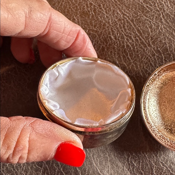 Gold Cross jewelry box - Picture 2 of 3